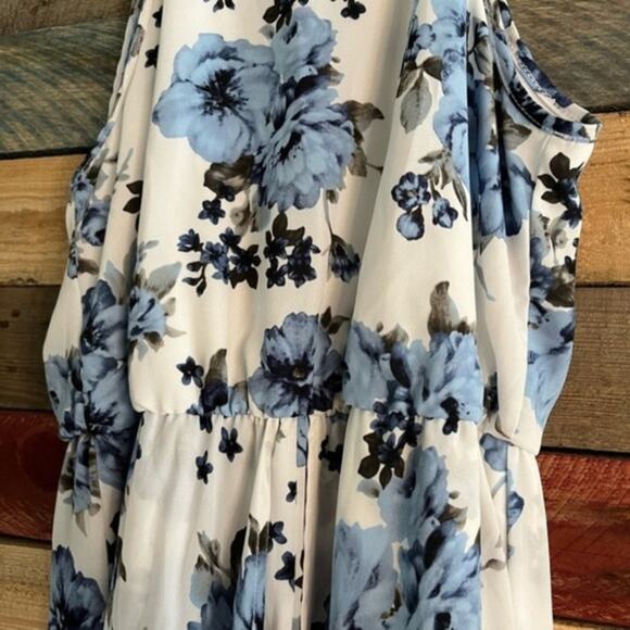 Peach Love California White And Blue Floral Maxi Romper Size Medium - Picture 4 of 11